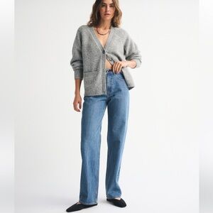 Abercrombie The Loose High Rise Medium Wash Jeans size 6 short